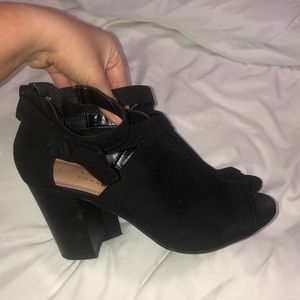 Lauren Conrad woman’s 6.5 heels